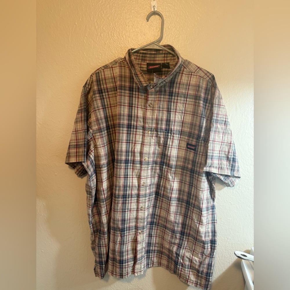 Dickiee Plaid Button Down Short Sleeve shirt 👕